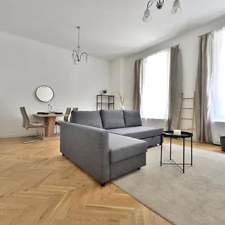 아파트 Central Newly Built Apartment, Aradi/2 *